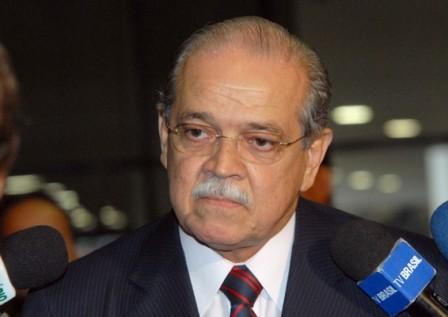 Imagem da notícia SENADO APROVA USO DO IR PARA PAGAR DÍVIDA COM A RECEITA